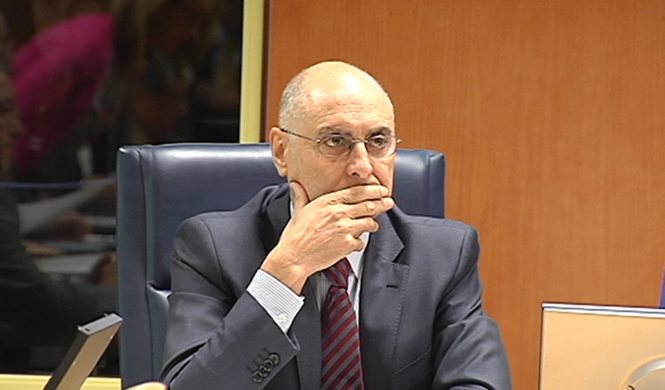 Rodolfo Ares consejero de Interior, en la Comisión del Parlamento Vasco. Foto: EFE