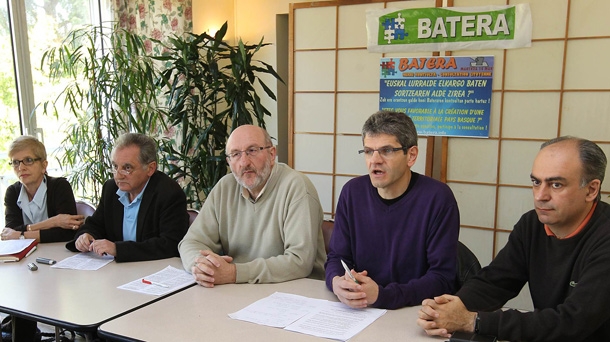 Conférence de presse à Bayonne de membres de la plateforme basque Batera