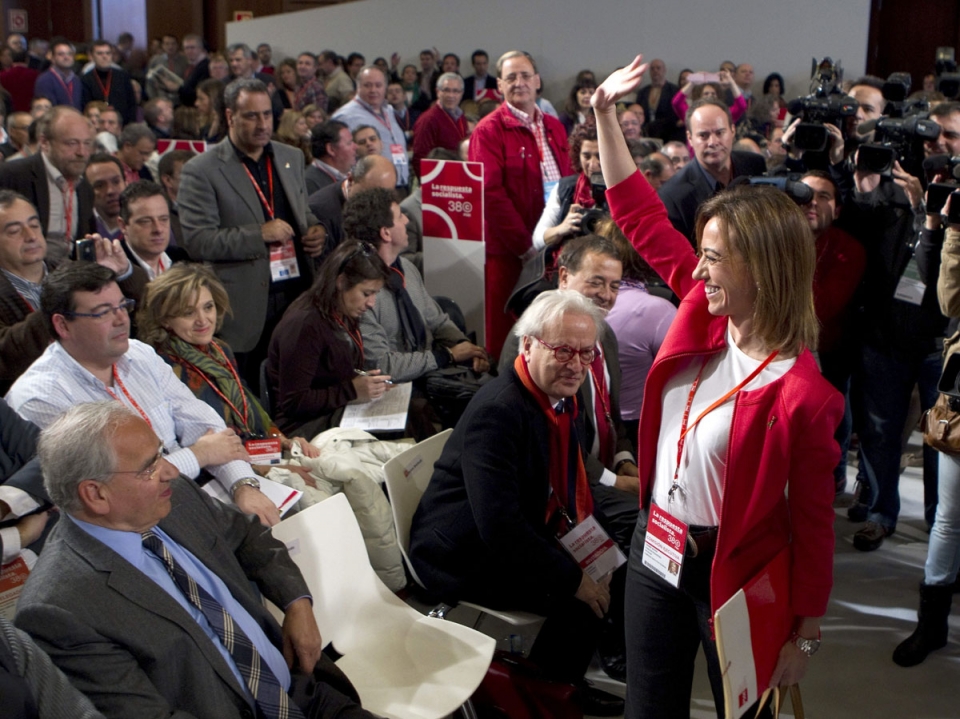 Carme Chacón, saludando a los asistentes al Congreso Federal del PSOE. 