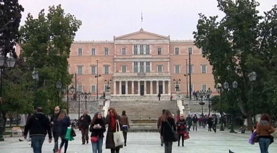 Grecia admite la posibilidad de un tercer rescate de 10.000 millones
