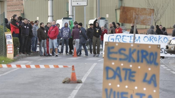 A high turnout for a general strike had almost brought heavy industry to a halt. Photo: EFE