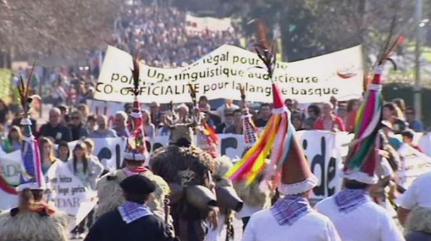 Manifestation en faveur de la langue basque à Bayonne, en mars 2012. Photo: EITB