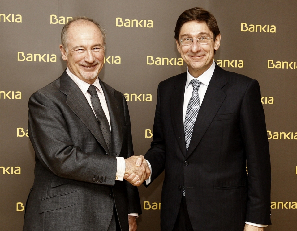 El expresidente de Bankia, Rodrigo Rato, y José Ignacio Goirigolzarri, el actual presidente. EFE