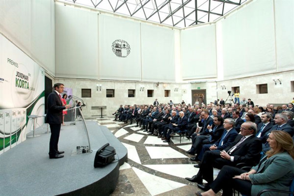 Patxi López defiende una reforma fiscal para impulsar la economía