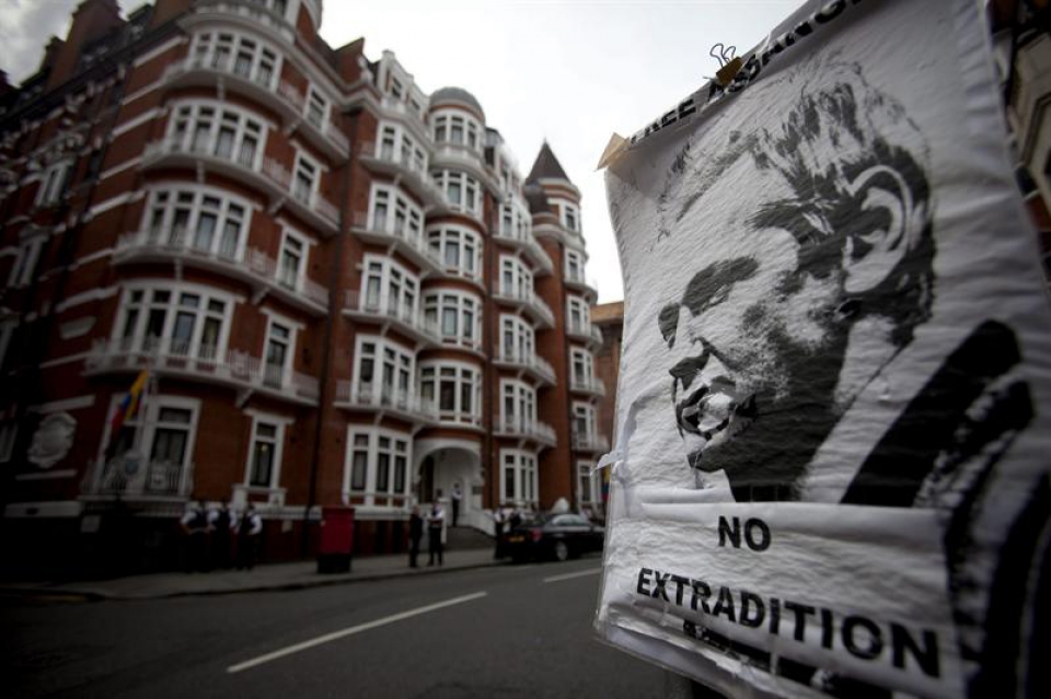 Assange Ekuador | Assangek Nazioarteko Gortera jo dezake