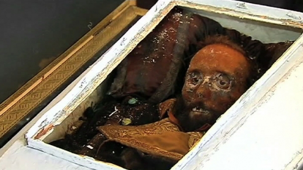 Momificaciones y embalsamamientos humanos