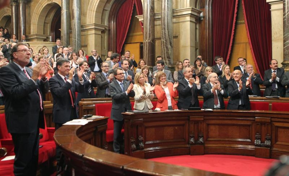 Kataluniako Parlamentua, erreferenduma babestu zuen saioan. EFE