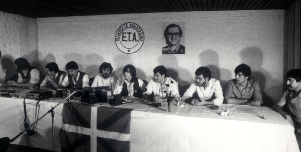 Rueda de prensa de los dirigentes de ETA pm el día de la disolución. Foto: elpais.com
