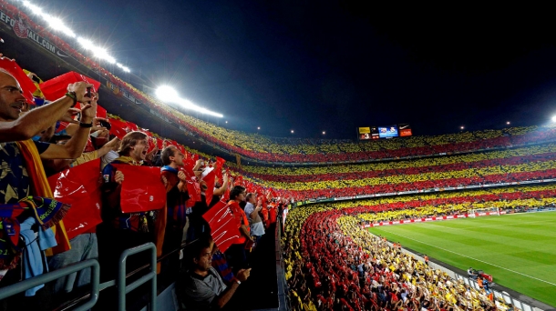 Camp Nou, finalaren futbol-zelaia