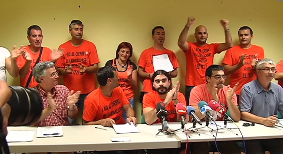 Trabajadores de Laminaciones Arregui en una rueda de prensa. Imagen de archivo: EiTB
