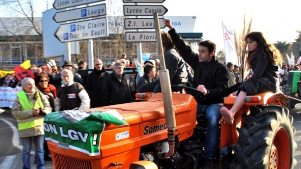 Des manifestants anti-LGV à Bayonne. Photo: EITB