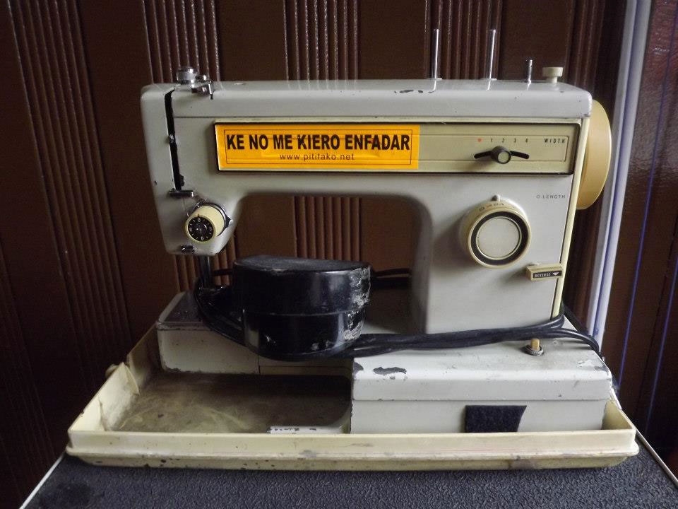 Máquina de coser ofrecida en el portal de trueque 'Telocambio'. Foto: Facebook
