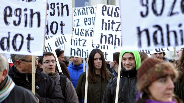 Supporters of the Basque language in a rally in Donostia. Photo: EFE 