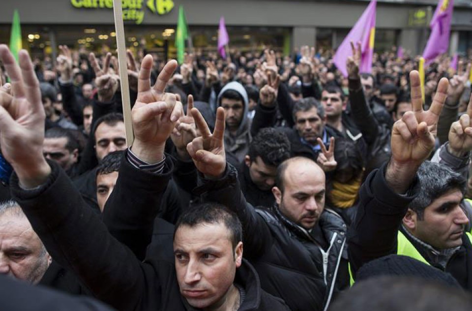 Una protesta a favor de Kurdistán, en París.
