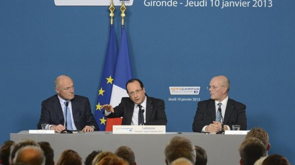 François Hollande, accompagné par Alain Rousset, lors de son déplacement en Gironde. Photo: EFE