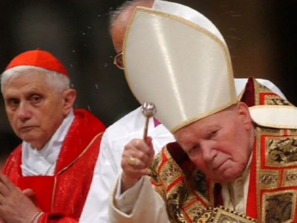 Joan Paulo II.ak aurrekoaren izena hartu zuen, historian izen bikoitza aukeratu zuen lehena. EFE.