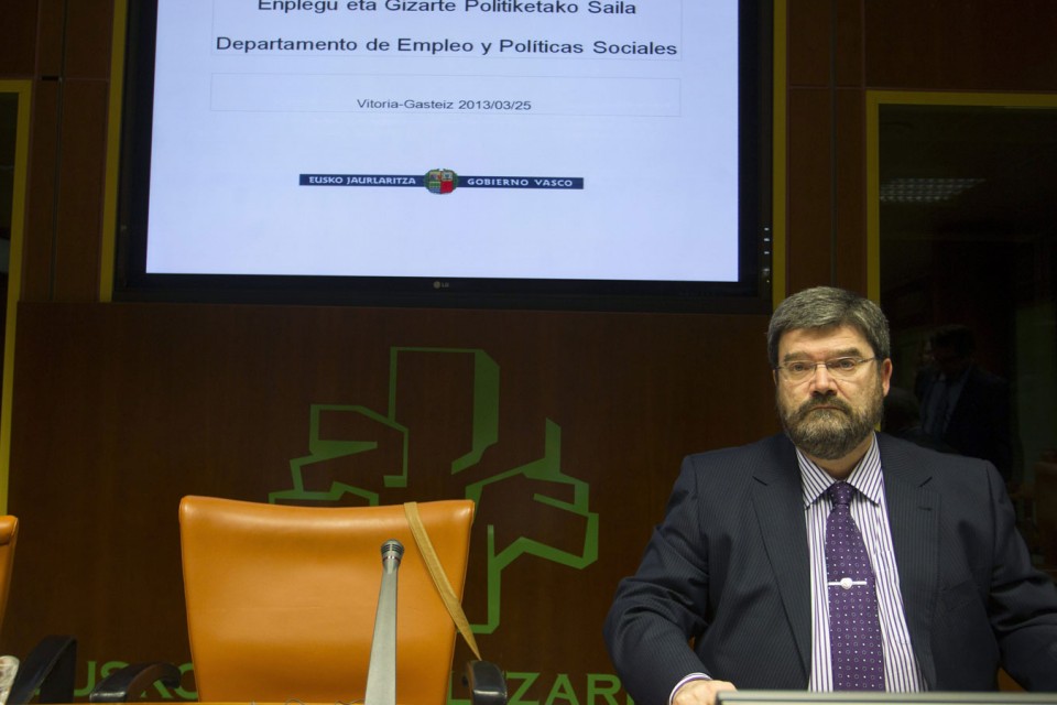 El consejero de Empleo y Políticas Sociales del Gobierno Vasco, Juan María Aburto. EFE