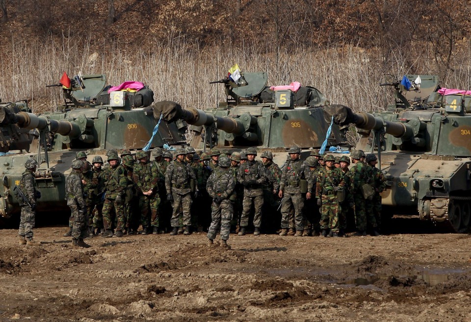Soldados y tanques surcoreanos. EFE