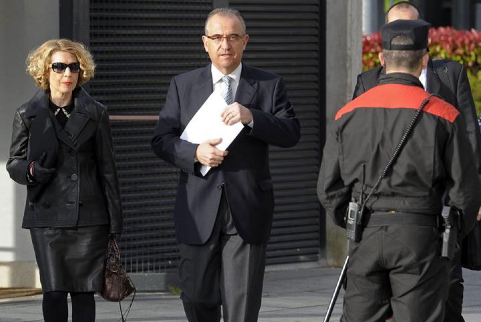 El alcalde de Pamplona, Enrique Maya, declarará como imputado por las dietas de la CAN. 