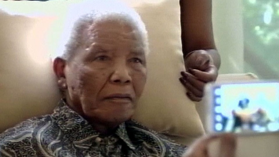 Nelson Mandela Hegoafrikako presidente ohia.