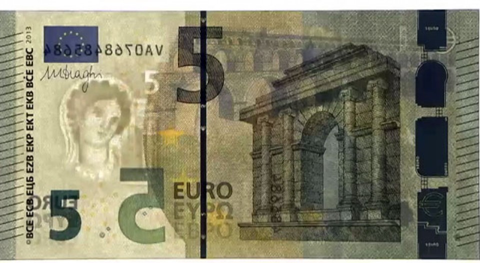 El nuevo billete de cinco euros ya está en circulación. Foto: Parlamento Europeo