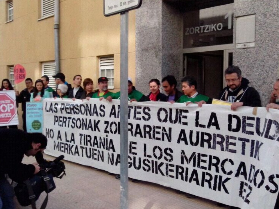 Protesta de la PAH en Berriozar. Foto: Iñaki Errea.