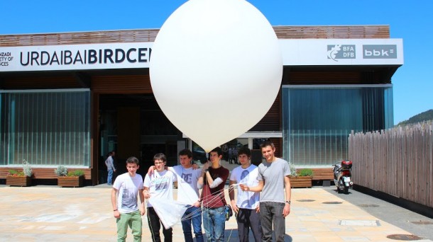 Alumnos de Tolosa mandan una sonda a la estratosfera