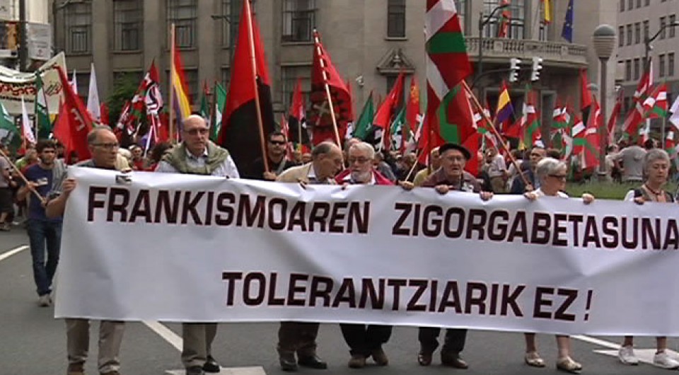 Manifestación contra los crímenes del franquismo en Bilbao