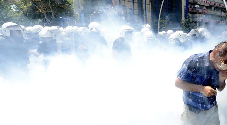 La Policía turca ha usado gases lacrimógenos contra los manifestantes. Foto: EFE.