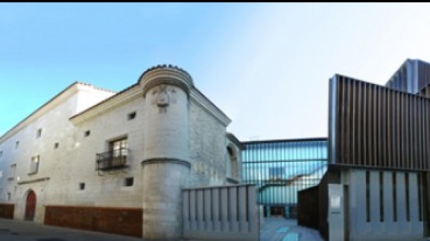 El museo de naipes de Vitoria acoge la exposición ''Chalkós''