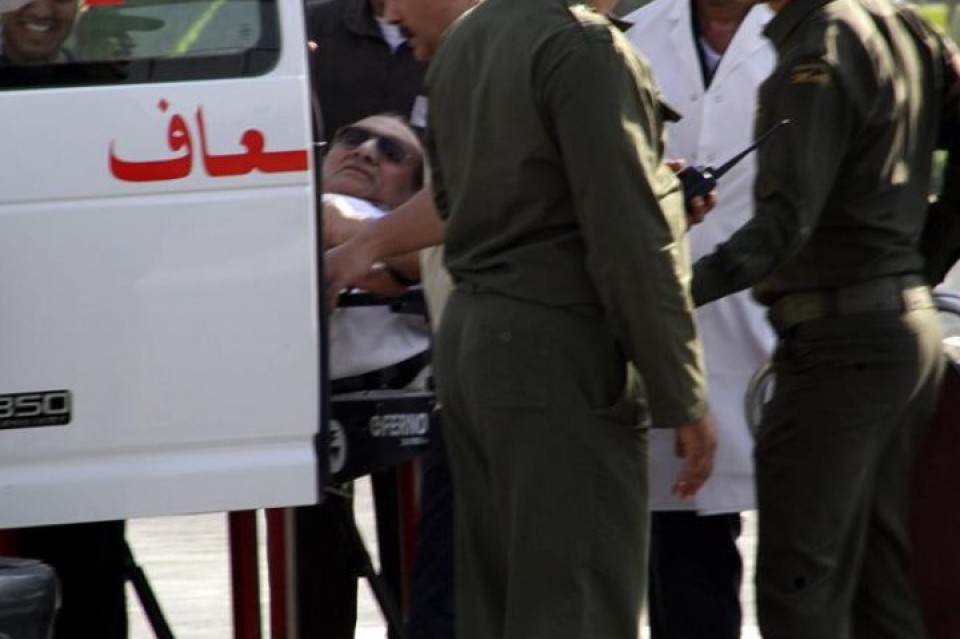 Mubarak llega al hospital militar. Foto: EFE