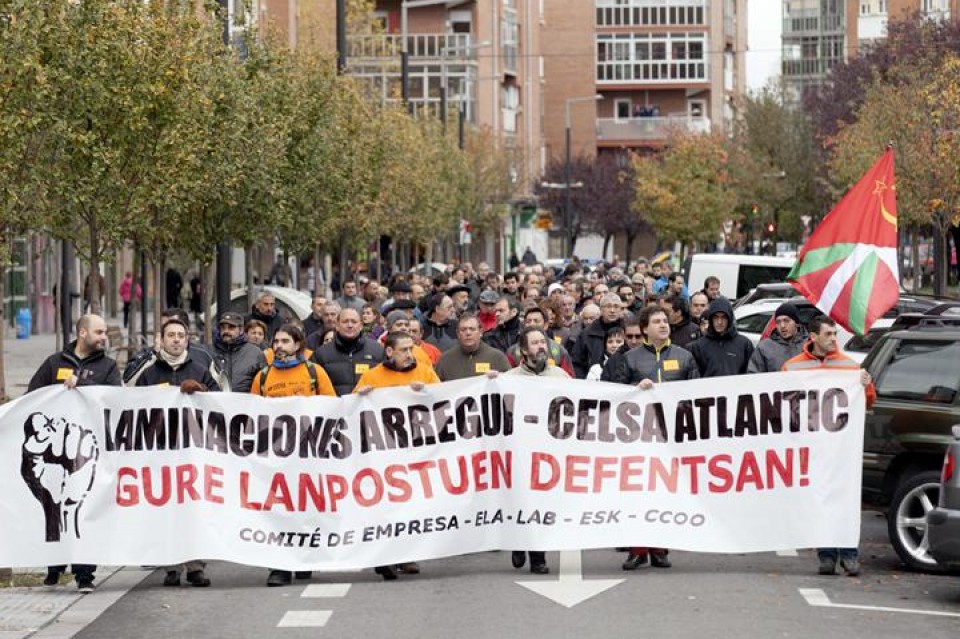 Manifestación de los trabajadores hoy en Vitoria-Gasteiz.
