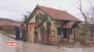 Casa navideña hecha con madera de Laponia en Sabando