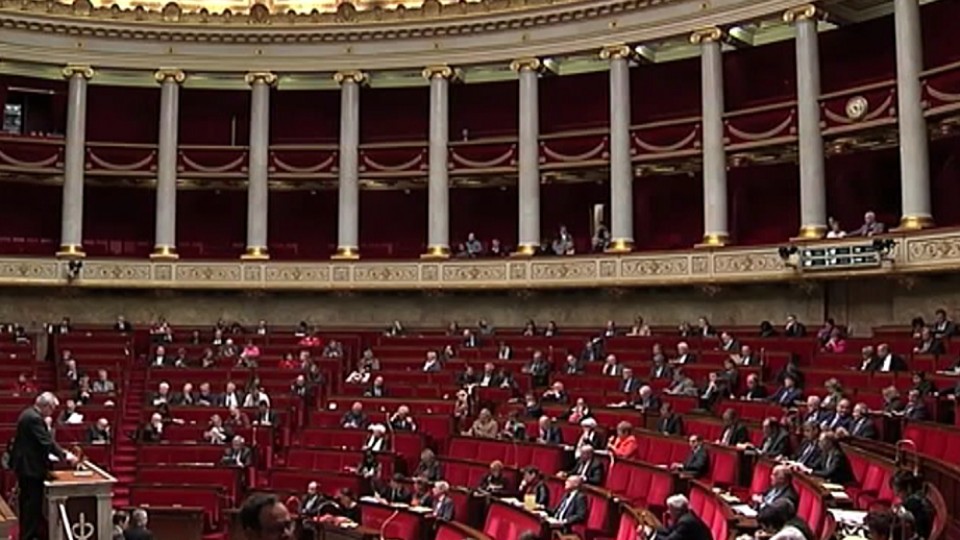 La Asamblea francesa aprueba el refrendo de la Carta de Lenguas