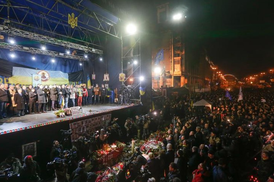 El Maidán aprueba un Gobierno de Unidad encabezado por Yatseniuk
