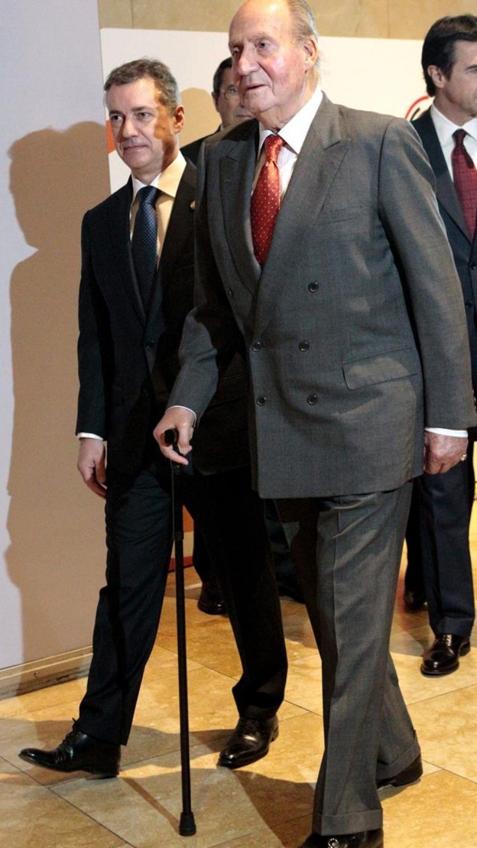 El rey Juan Carlos junto al lehendakari Iñigo Urkullu. EFE