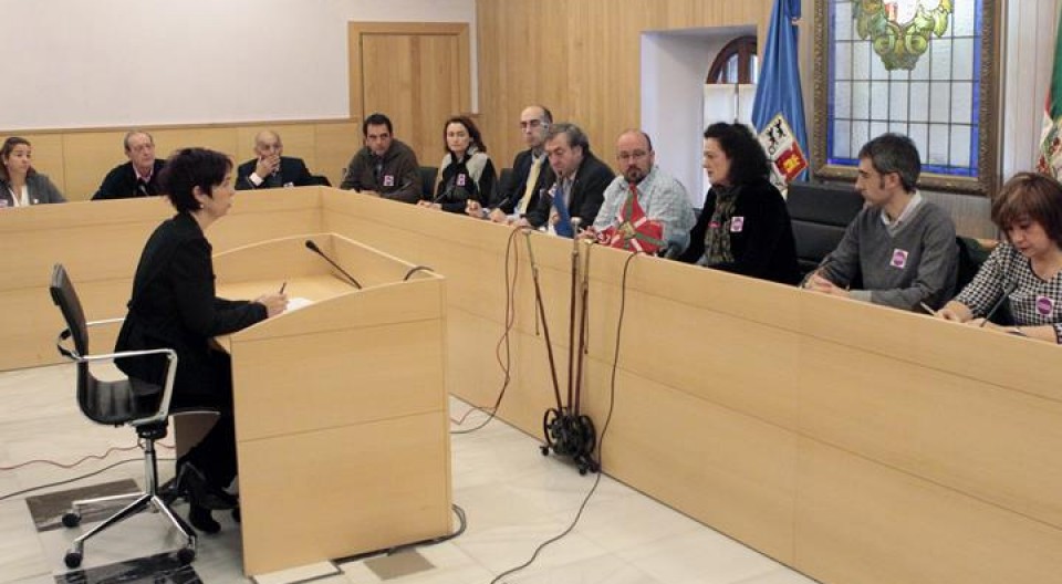 El Ayuntamiento de Mungia ha celebrado un pleno extraordinario por el asesinato de Andina. EFE