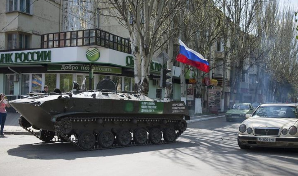Un tanque prorruso en las calles de Slaviansk. Foto: Efe