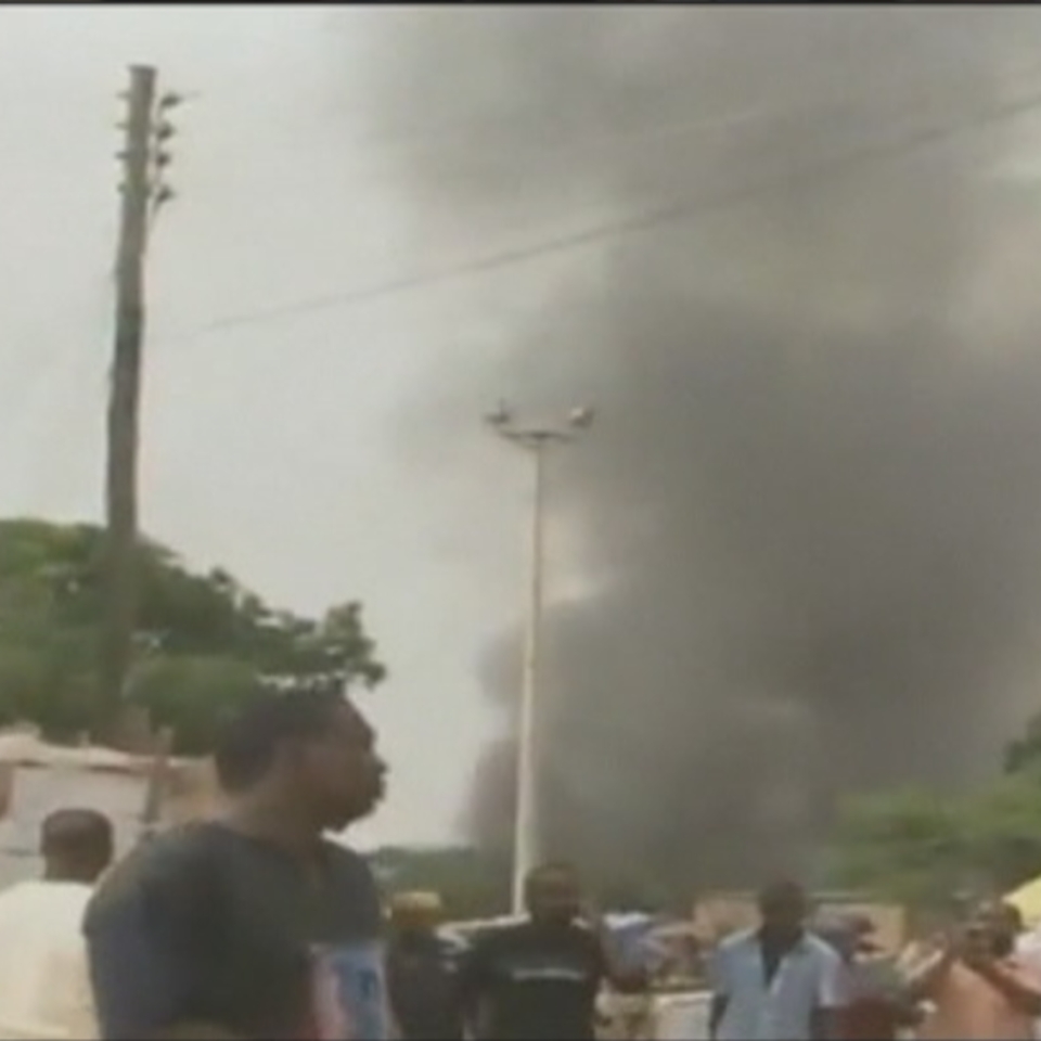 118 hildako Nigerian, bi bonba-autok eztanda egin ondoren