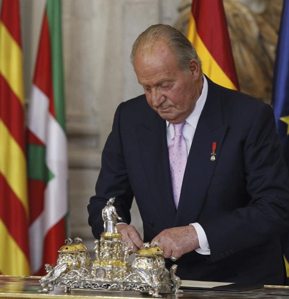 El Rey Juan Carlos ha firmado esta tarde la Ley de Abdicación