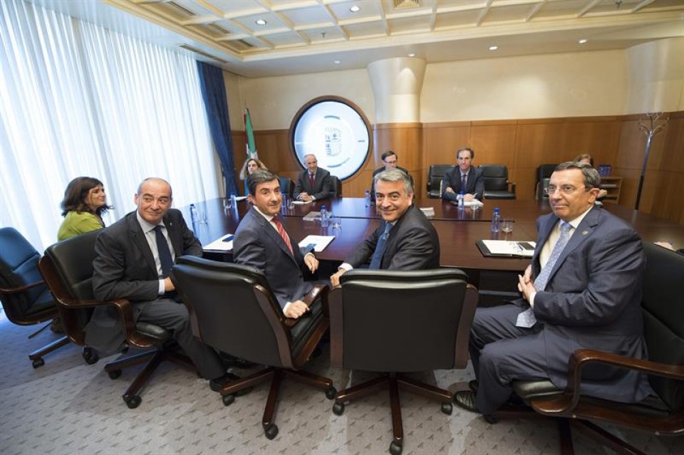 Una reunión del Consejo Vasco de Finanzas. EFE