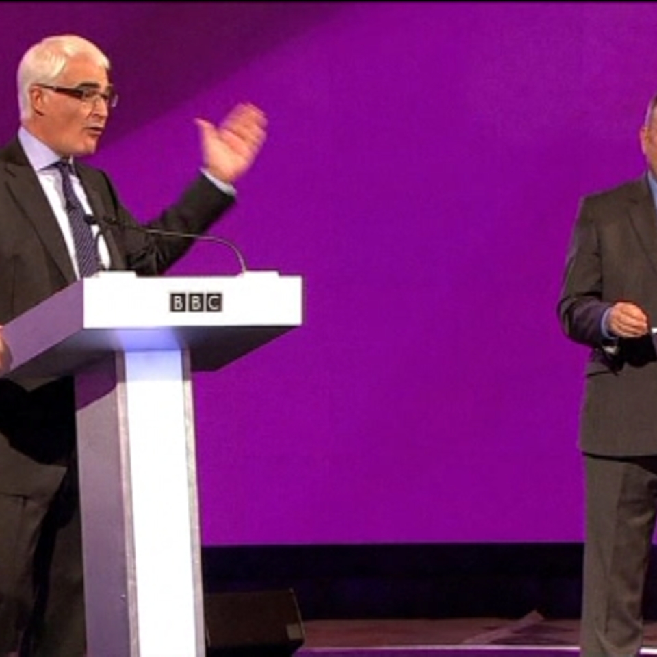 Darling y Salmond, en un momento del debate. Foto: BBC