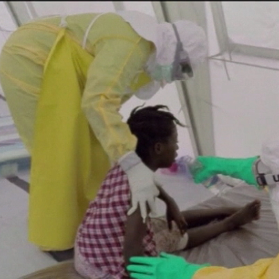 Ebola agerraldiak 20.000 pertsonengan eragina izan dezake