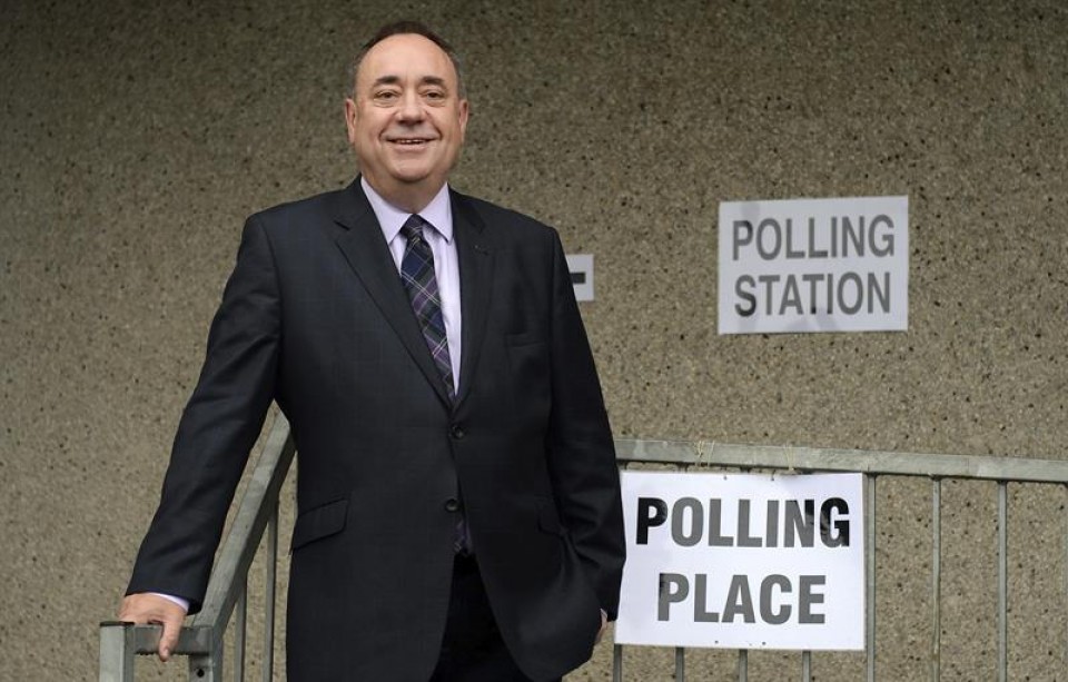 Alex Salmond: Eskoziaren independentzia gertu izan zuen gizona