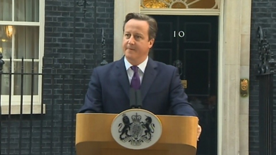 David Cameron Britainia Handiko lehen ministroa.