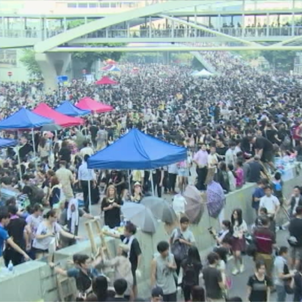 Protestei eusten diete Hong Kongen, akordioaren aukera zabalduta ere