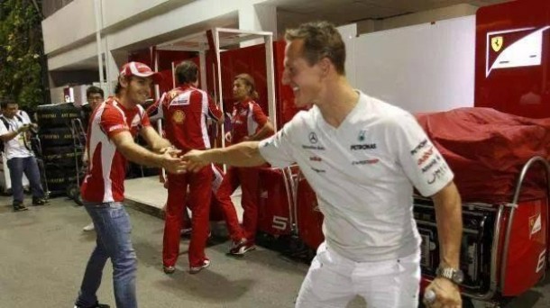 Schumacher saluda a Bianchi. Foto: Ferrari @InsideFerrari