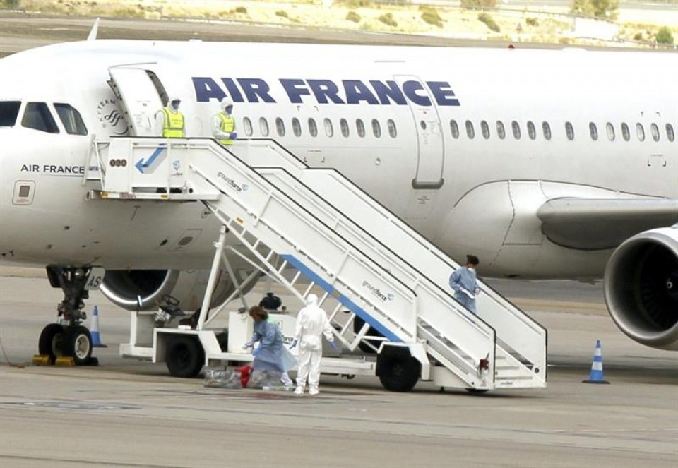 Air Franceko hegazkin bidaiari bat dardarka atera da eta protokoloa aktibatu dute. Argazkia: EFE