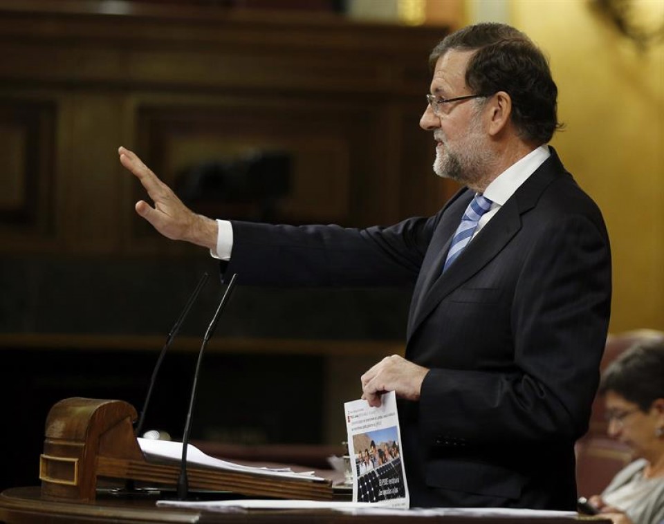 Rajoy Konstituzioa aldatzearen alde, itun zabala egotekotan