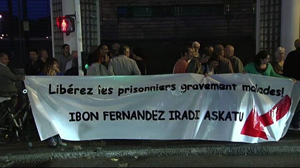 Una manifestación en Baiona para reclamar la excarcelación de Ibon Fernández Iradi. EiTB
